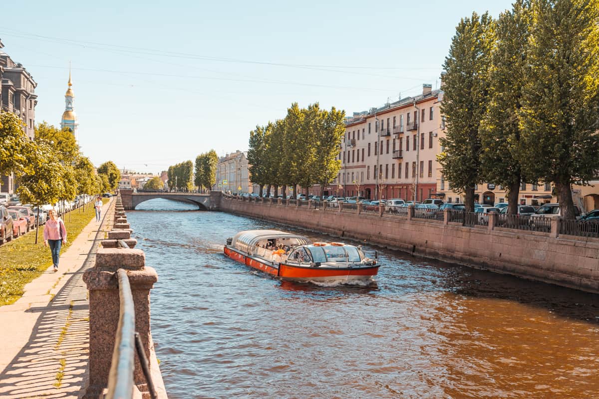 Hop On Hop Off — экскурсия по Петербургу по рекам и каналам с остановками - 1