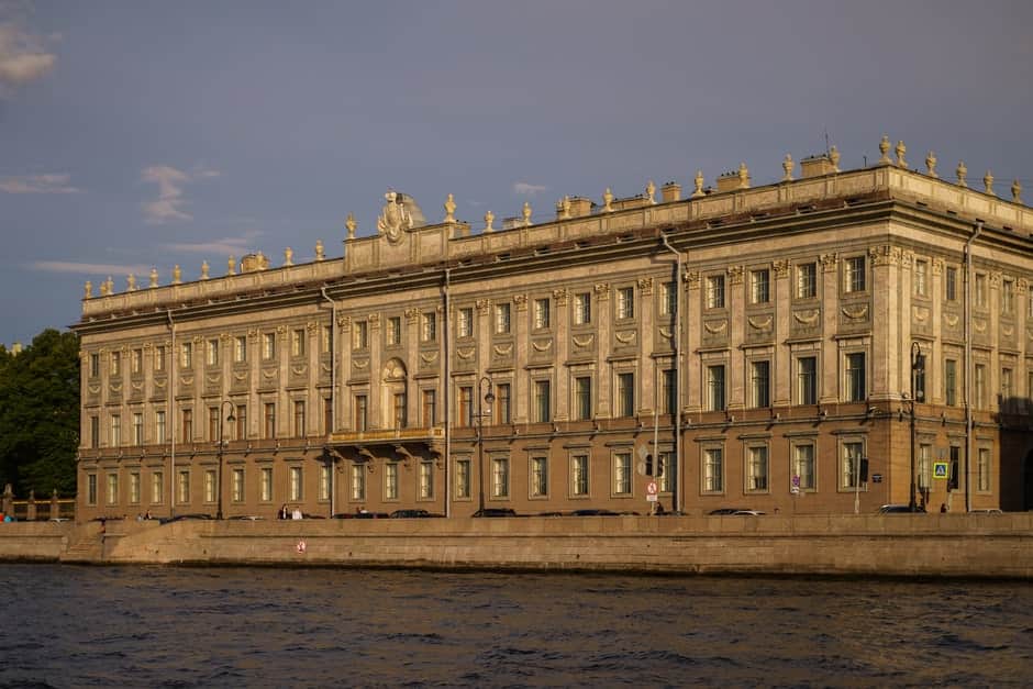 Прогулка на теплоходе и экскурсия на автобусе по Санкт-Петербургу - 6