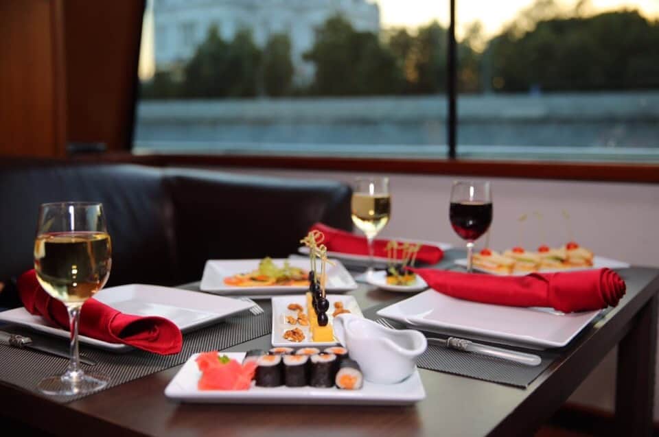 Речные прогулки на теплоходе Ривер Лаунж (River Lounge) - 5