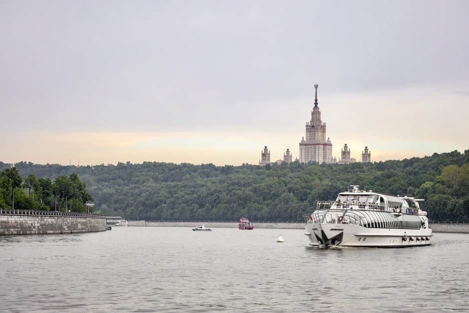 Теплоход Рэдиссон, круиз по Москве-реке от гостиницы Украина - 1
