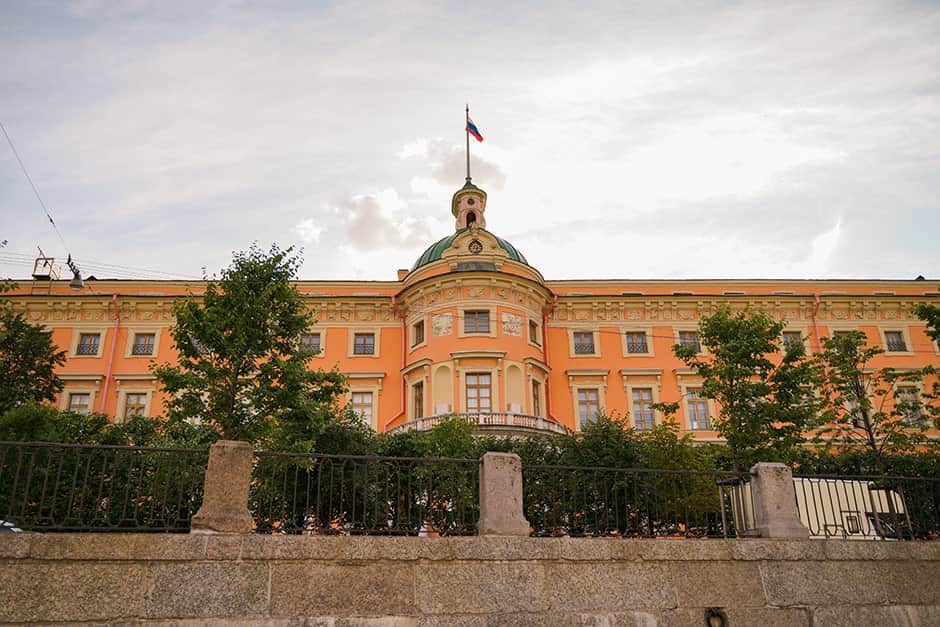 Прогулка утром на катере по рекам и каналам Петербурга: групповая экскурсия с выходом в Неву и подходом к Крейсеру Аврора - 8