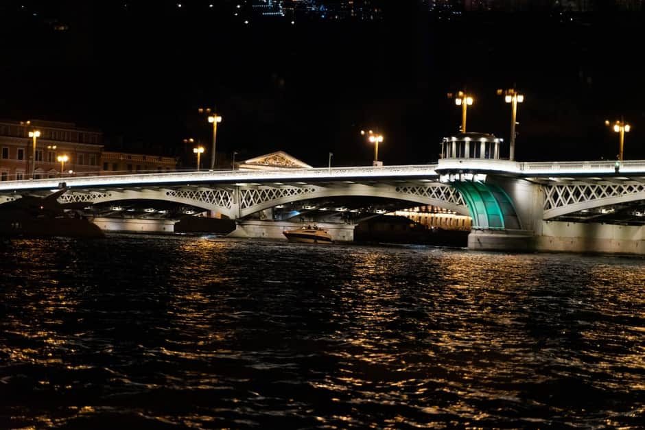 Экскурсия по Неве от Петропавловской крепости мимо разводных мостов - 4