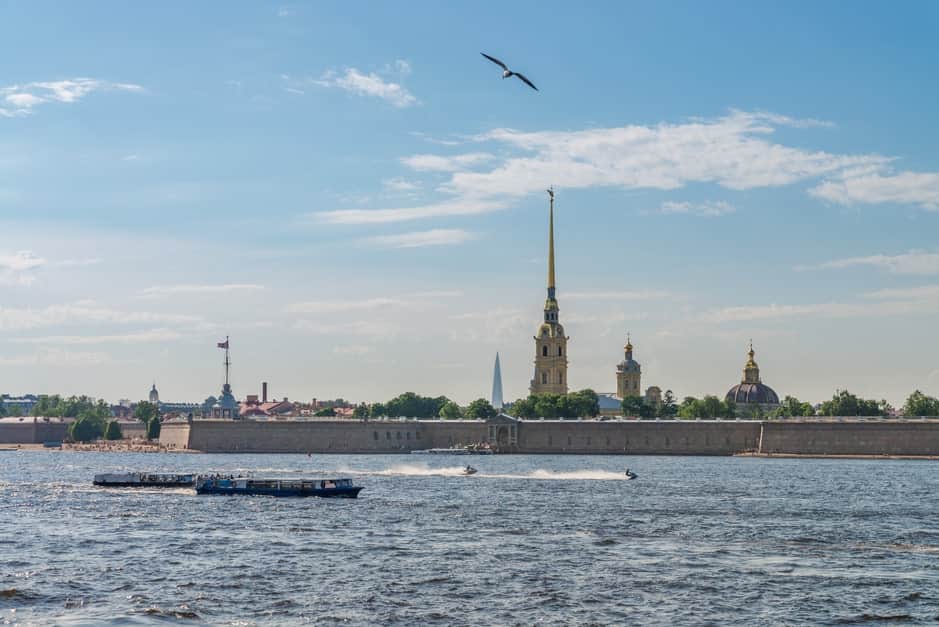 Иммерсивное шоу на теплоходе в Санкт-Петербурге - 11