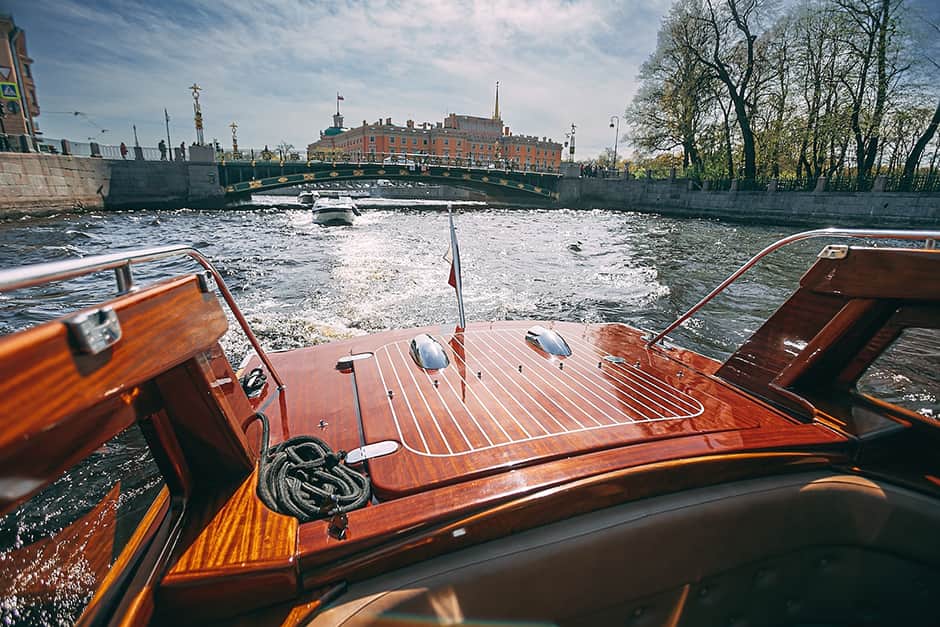 Аренда катера «Venissa» в Санкт-Петербурге — прогулки на 8 человек по Неве, рекам и каналам СПБ, Финскому заливу - 4