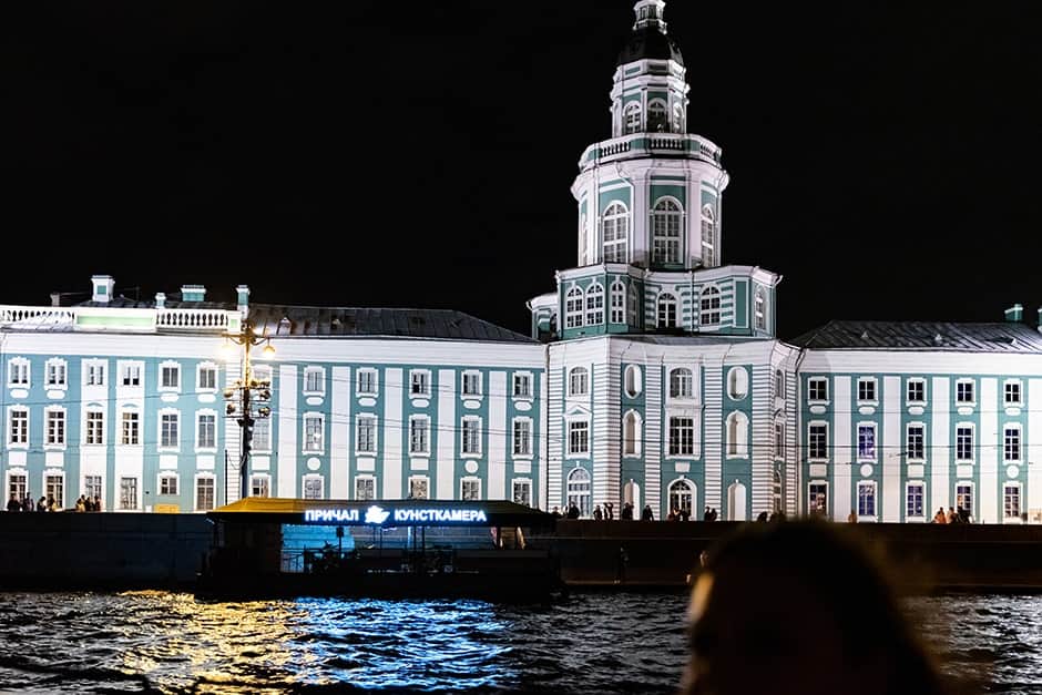 Через порт к разводным мостам — прогулка на катере через закрытые территории Адмиралтейских верфей с просмотром разводки мостов - 9