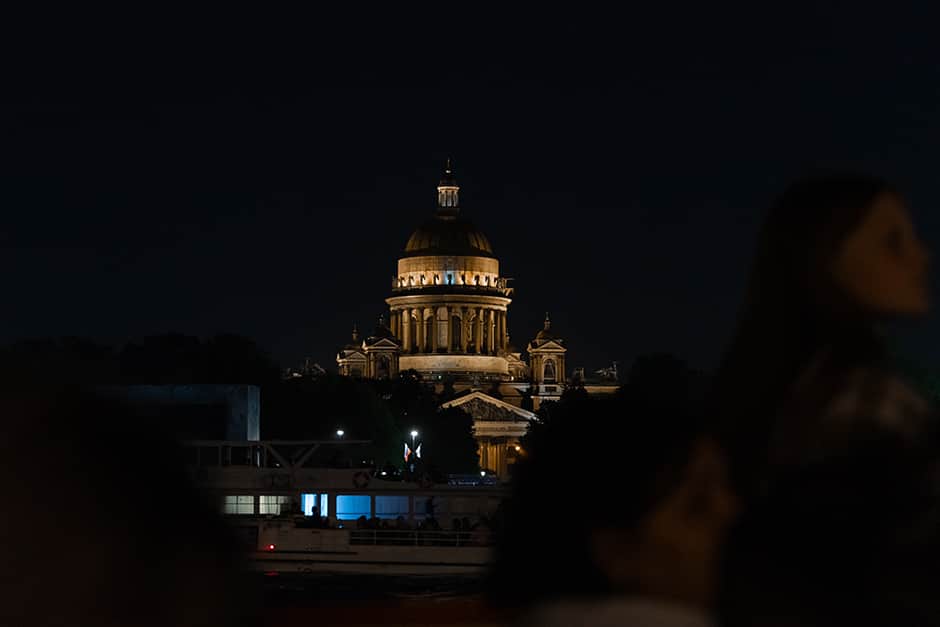 Развод мостов по Неве с отправлением от Карповки на теплоходе — ночная водная прогулка по Санкт-Петербургу, цены и расписание - 2