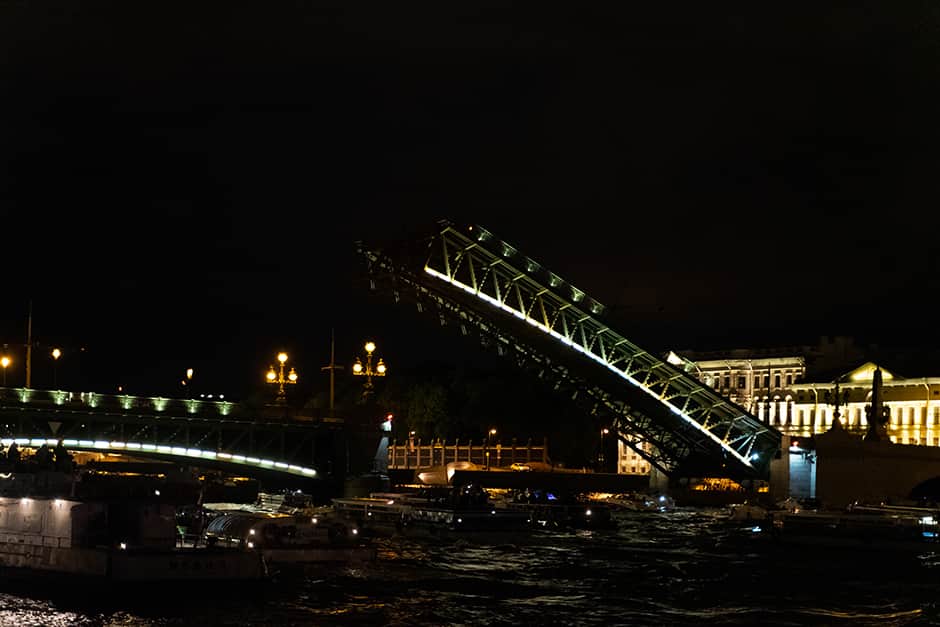 Гранд-круиз под разводными мостами — купить билеты онлайн - 6
