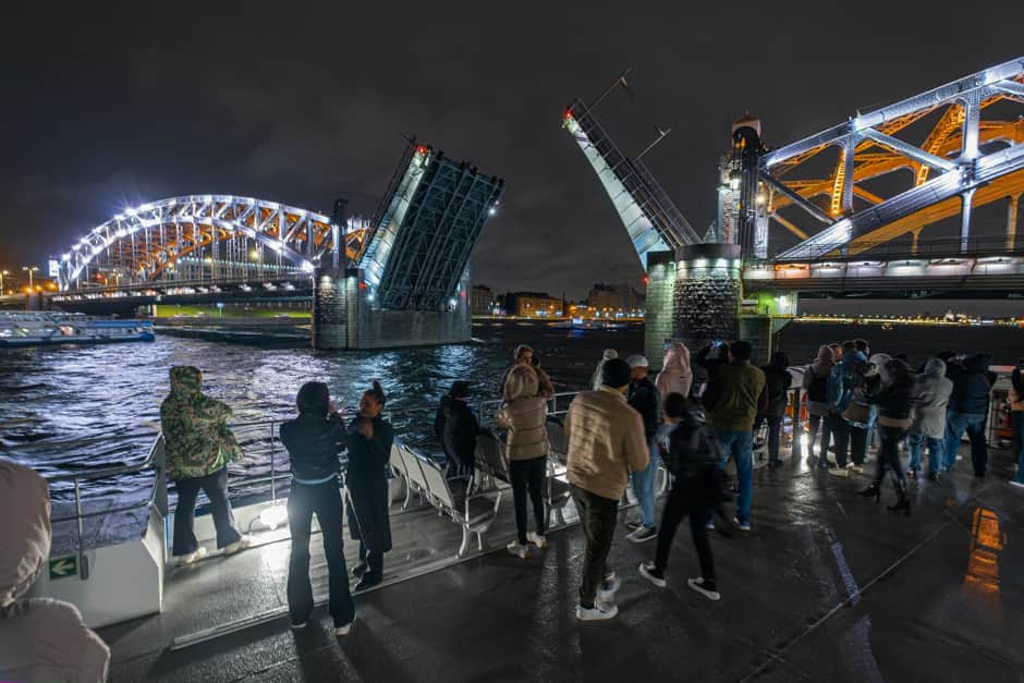 Семь разводных мостов на катамаране в Санкт-Петербурге — билеты и расписание - 1