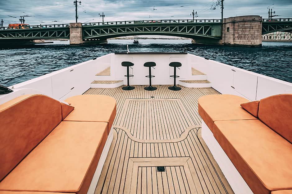 Групповая прогулка на VIP-яхте Cloudberry — купить билеты на Nevatrip - 9
