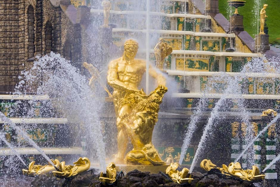 Экскурсия с гидом в Петергофе: фонтаны и Нижний парк — купить билеты на Nevatrip - 3