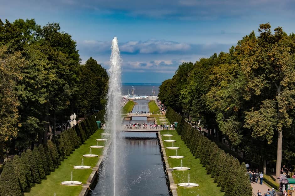 Экскурсия с гидом в Петергофе: фонтаны и Нижний парк — купить билеты на Nevatrip - 5