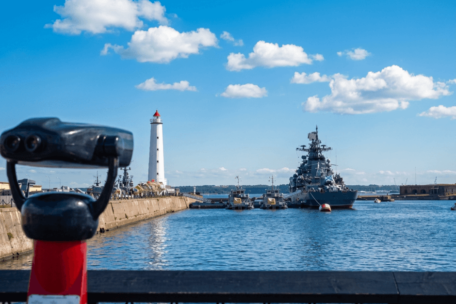 Автобусная экскурсия в Петергоф и Кронштадт с водной прогулкой за один день — купить билеты на Nevatrip - 10