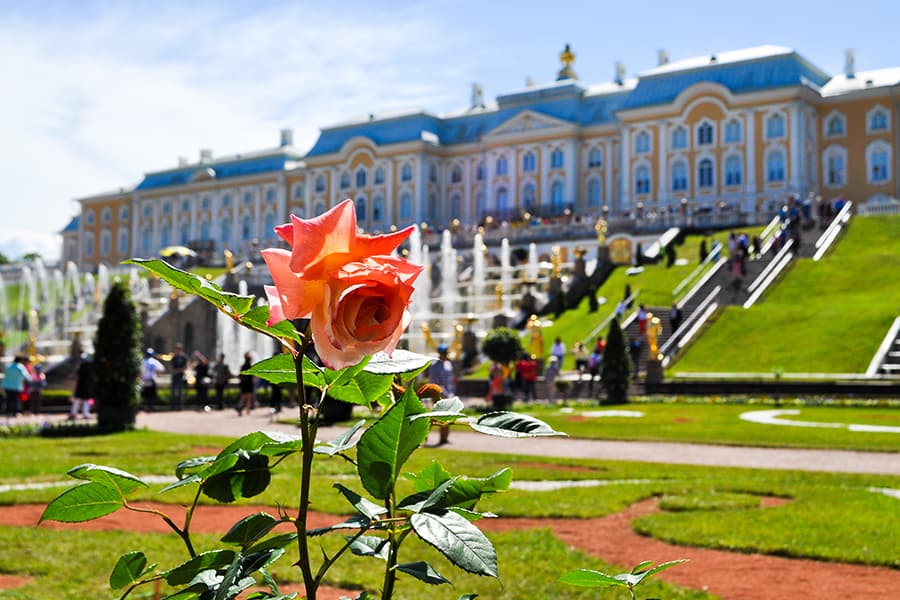 Праздник открытия фонтанов в Петергофе