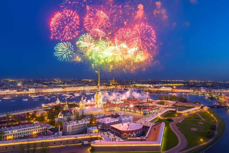 Салют на теплоходе 9 мая 2026