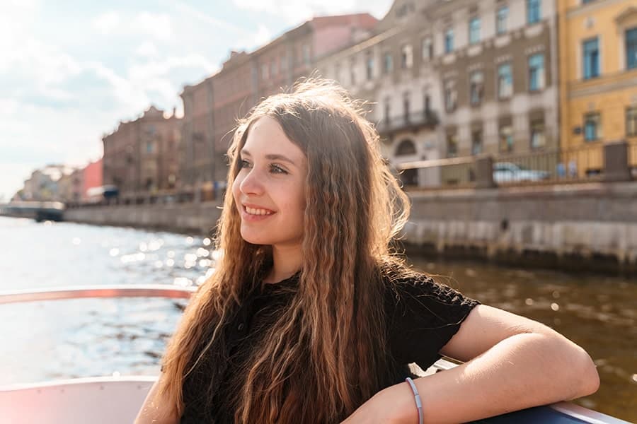 Утренняя прогулка на катере по рекам и каналам Петербурга
