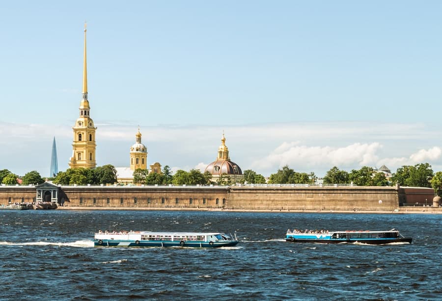Экскурсия на теплоходе «Полуденный выстрел с Петропавловской крепости»