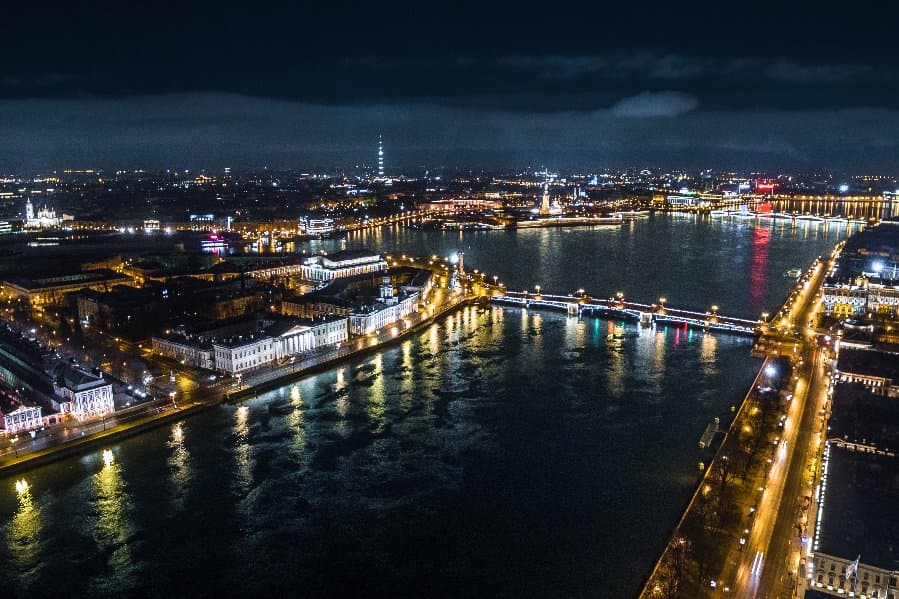 Экскурсия под развод мостов на 1-палубном теплоходе