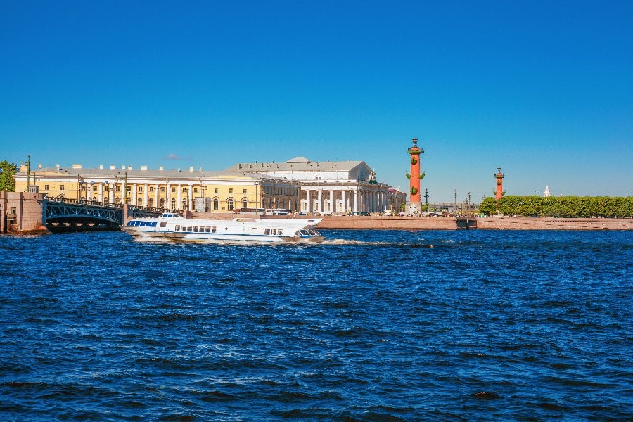 Парадная Нева