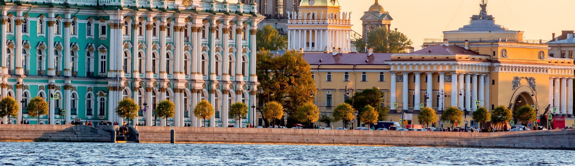 Организация мероприятий и аренда водного транспорта в Петербурге