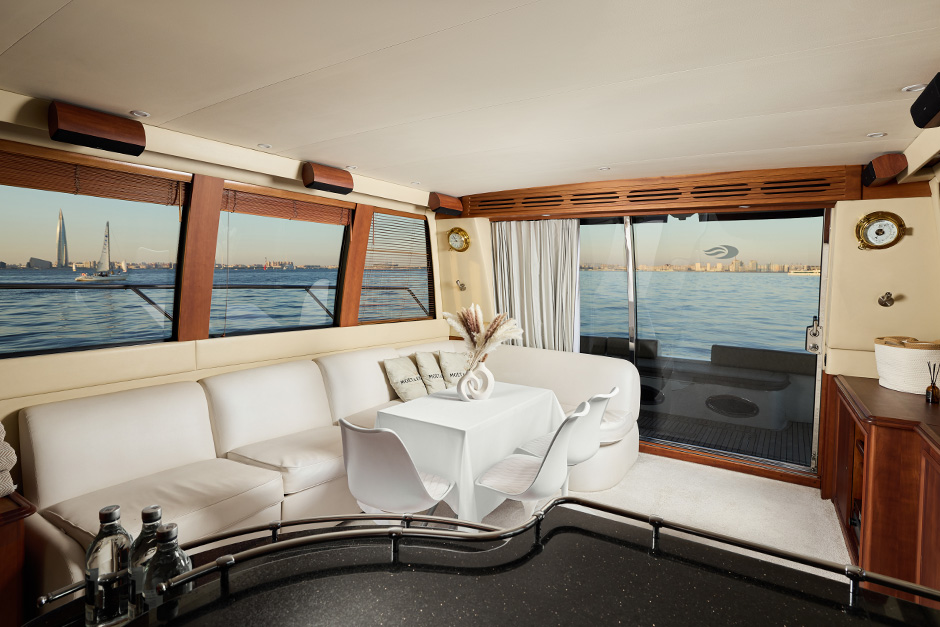 Закрытый зал 