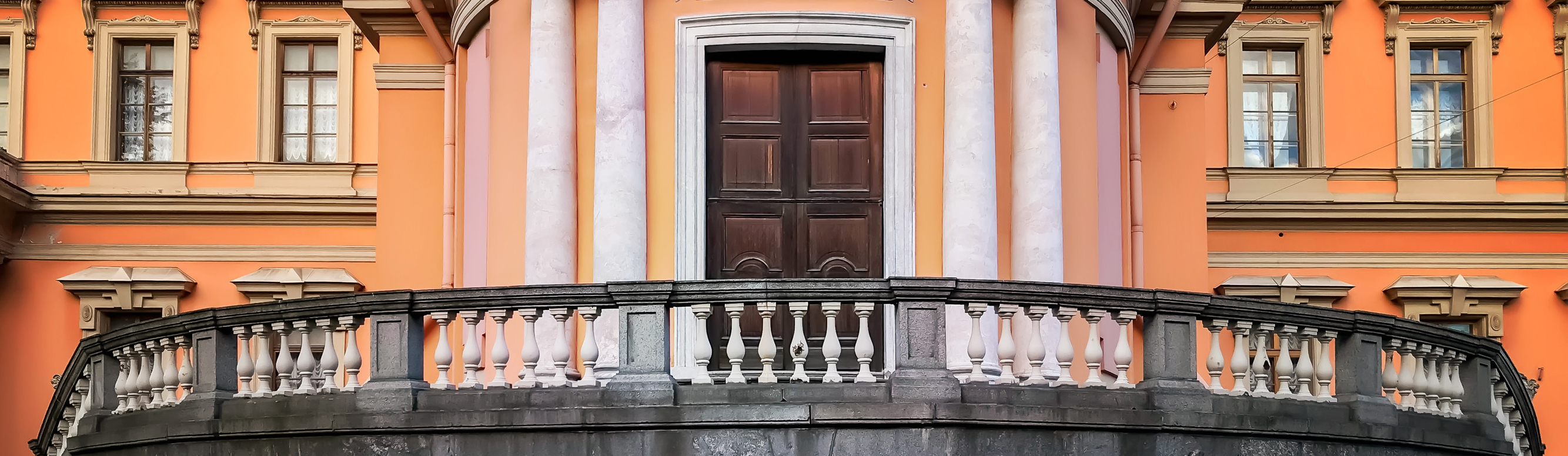 Автобусная экскурсия «Дворцы Петербургской знати»