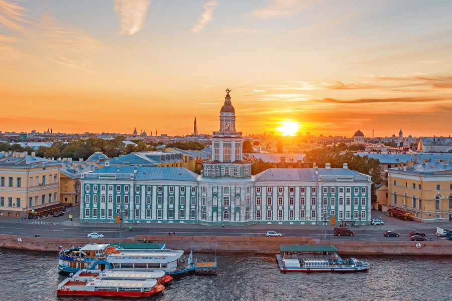 Экскурсия в Кунсткамеру