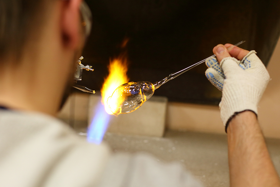 Автобусная экскурсия «Рождественские истории Петербурга» c мастер-классом на фабрике