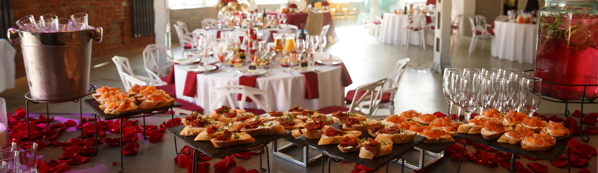 Аренда лофта Loft Story для дня рождения, вечеринки, свадьбы, корпоратива в Санкт-Петербурге, метро Петроградская