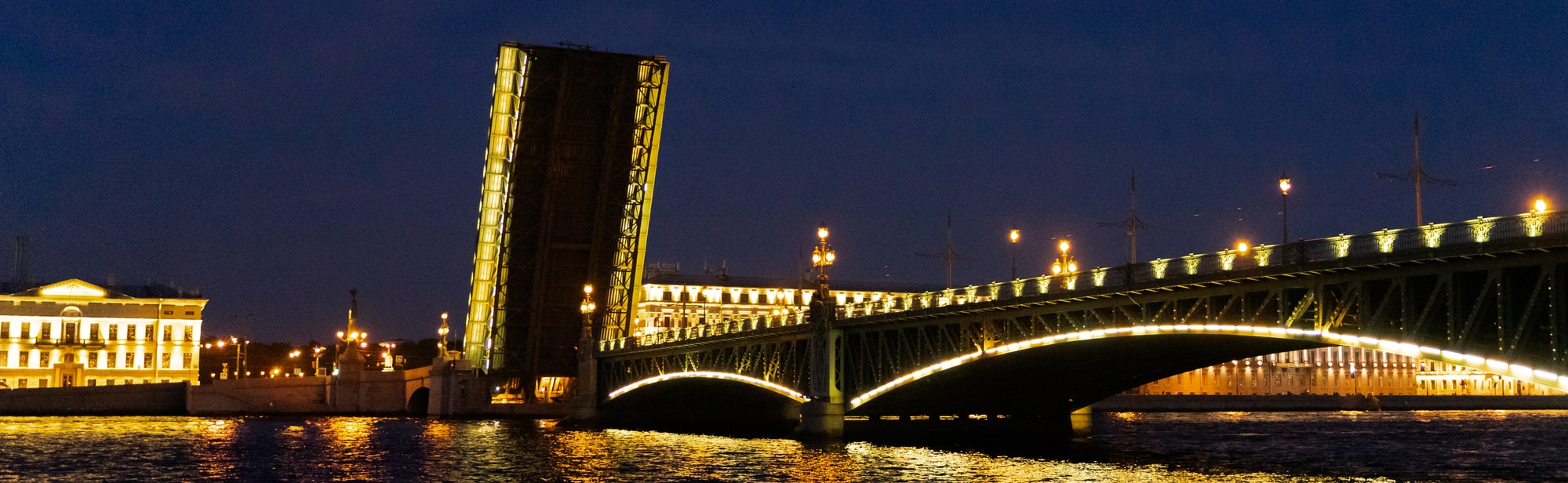 (English tour) Ночная экскурсия по Санкт-Петербургу на английском языке на теплоходе