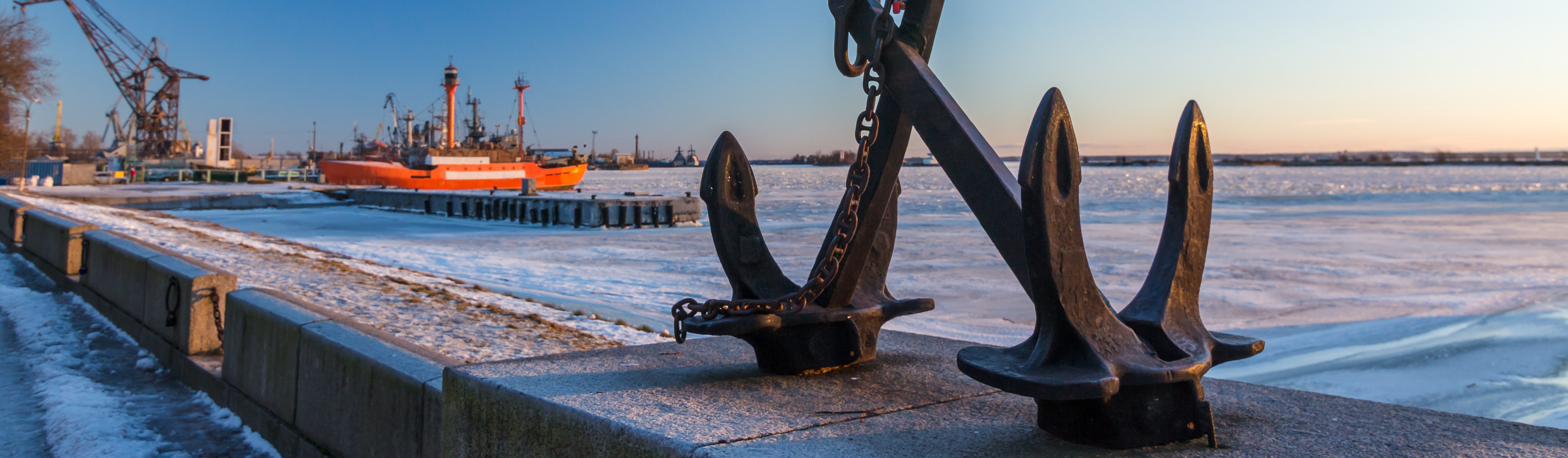 Экскурсия в Кронштадт с водной прогулкой по фортам