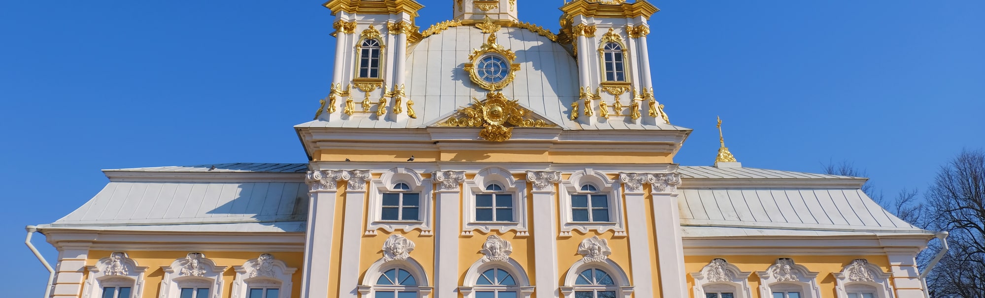 Автобусная экскурсия в Петергоф с посещением Большого дворца и парка